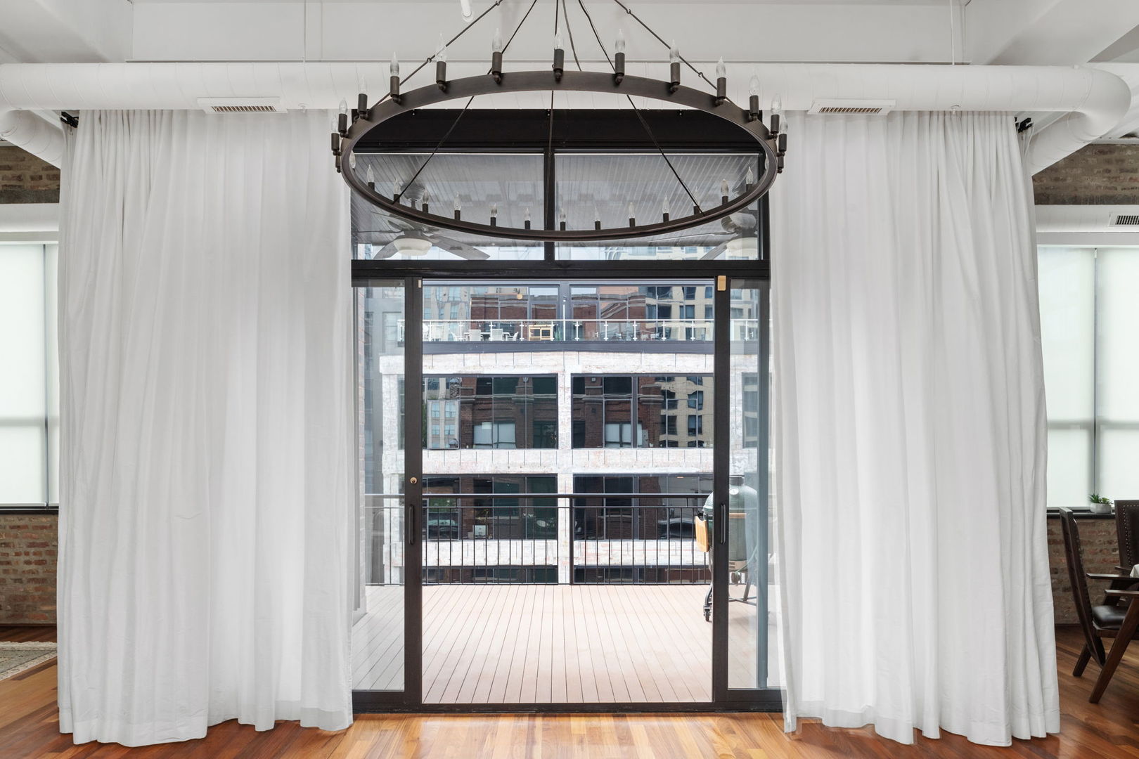 152 W Huron Street 5