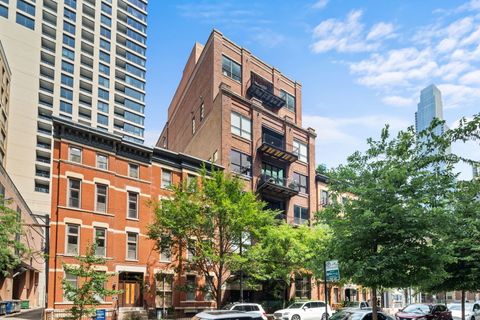 152 W Huron Street 5 Chicago IL 60654
