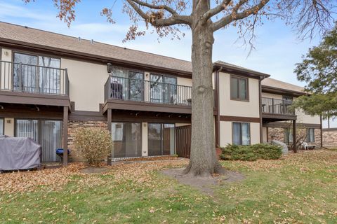 Tiny photo for 531 Cumberland Trail #B, Roselle, IL 60172 (MLS # 12596684)