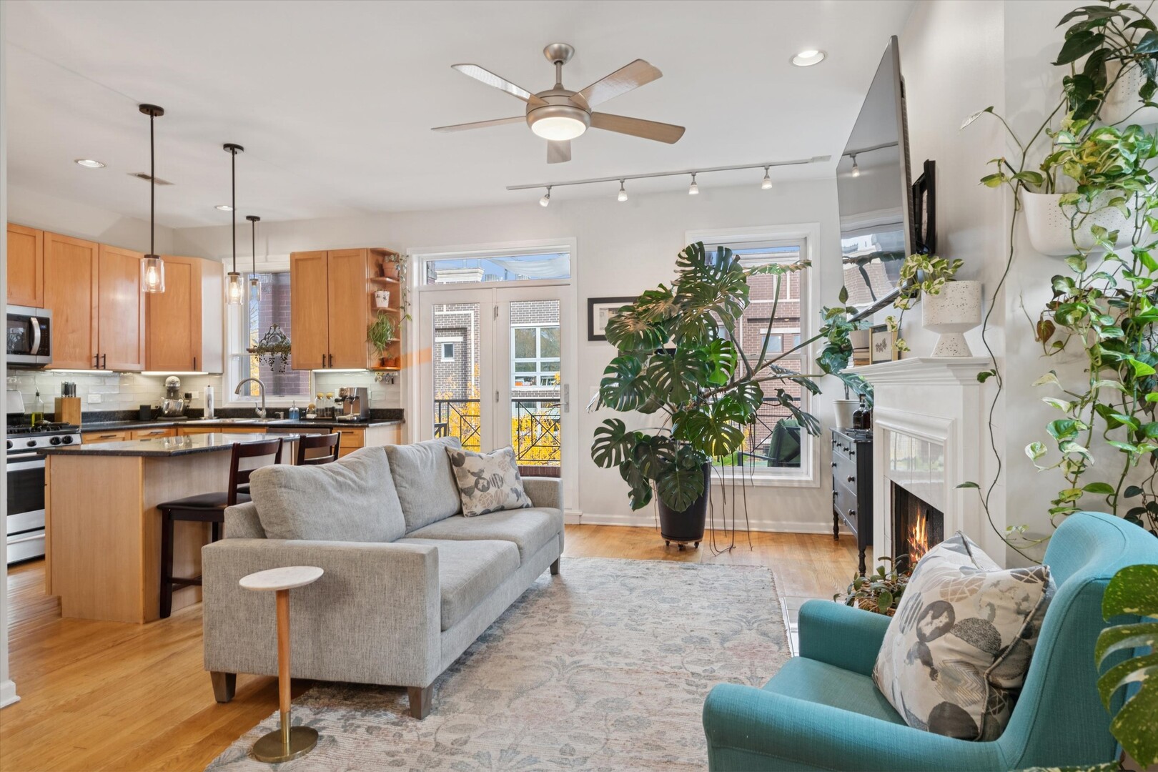 2317 W Belmont Avenue 2