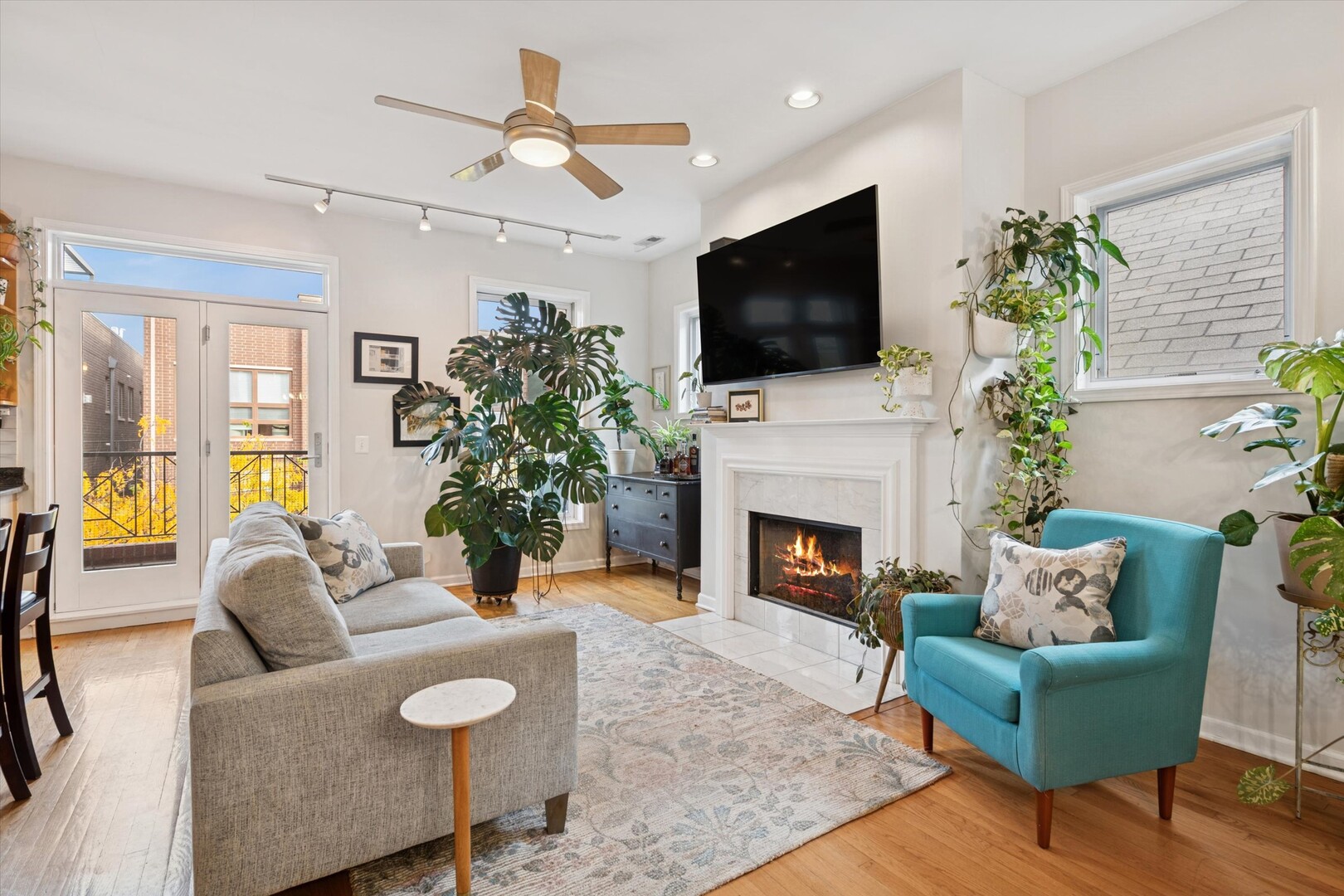 2317 W Belmont Avenue 2