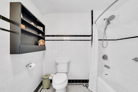 Tiny photo for 17 S Maple Street, Mount Prospect, IL 60056 (MLS # 12563601)