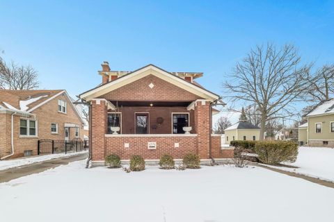 Photo of 17 S Maple Street, Mount Prospect, IL 60056 (MLS # 12563601)