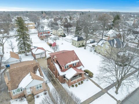 Tiny photo for 17 S Maple Street, Mount Prospect, IL 60056 (MLS # 12563601)