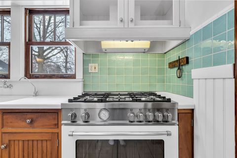 Tiny photo for 17 S Maple Street, Mount Prospect, IL 60056 (MLS # 12563601)