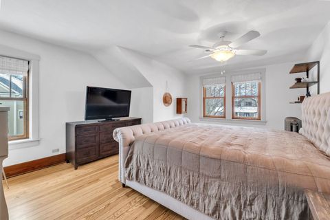 Tiny photo for 17 S Maple Street, Mount Prospect, IL 60056 (MLS # 12563601)