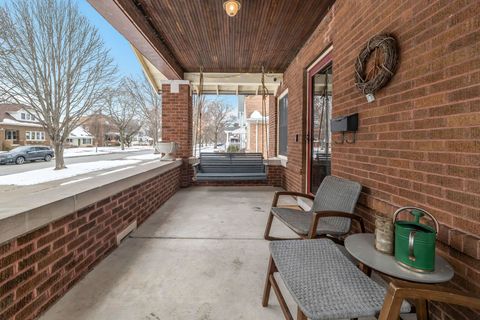 Tiny photo for 17 S Maple Street, Mount Prospect, IL 60056 (MLS # 12563601)