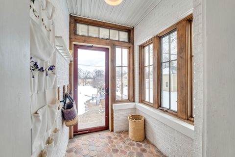 Tiny photo for 17 S Maple Street, Mount Prospect, IL 60056 (MLS # 12563601)