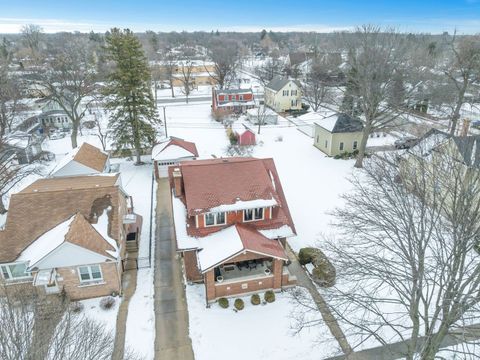 Tiny photo for 17 S Maple Street, Mount Prospect, IL 60056 (MLS # 12563601)
