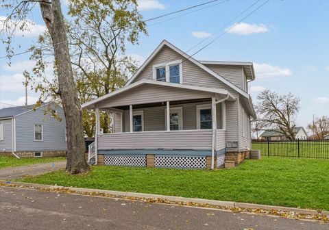 Tiny photo for 1001 Pancake Street, Bloomington, IL 61701 (MLS # 12521115)