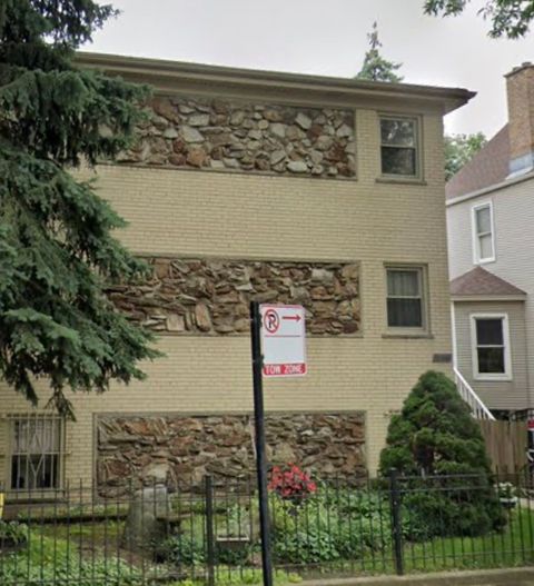 2113 W Montrose Avenue 2F Chicago IL 60618