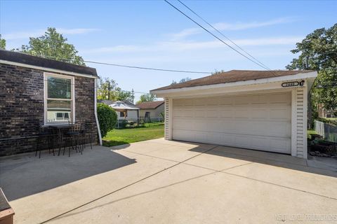 Tiny photo for 2440 S 20th Avenue, Broadview, IL 60155 (MLS # 12483261)