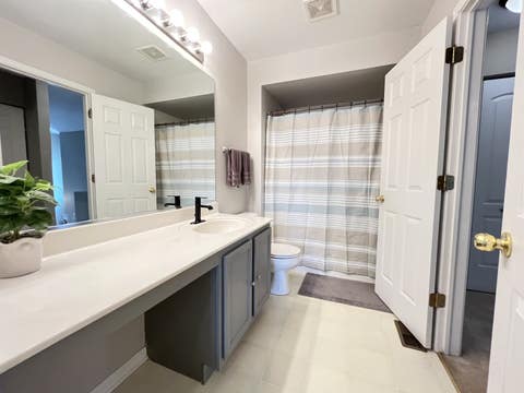 Tiny photo for 715 SYCAMORE Court, Lindenhurst, IL 60046 (MLS # 12729897)