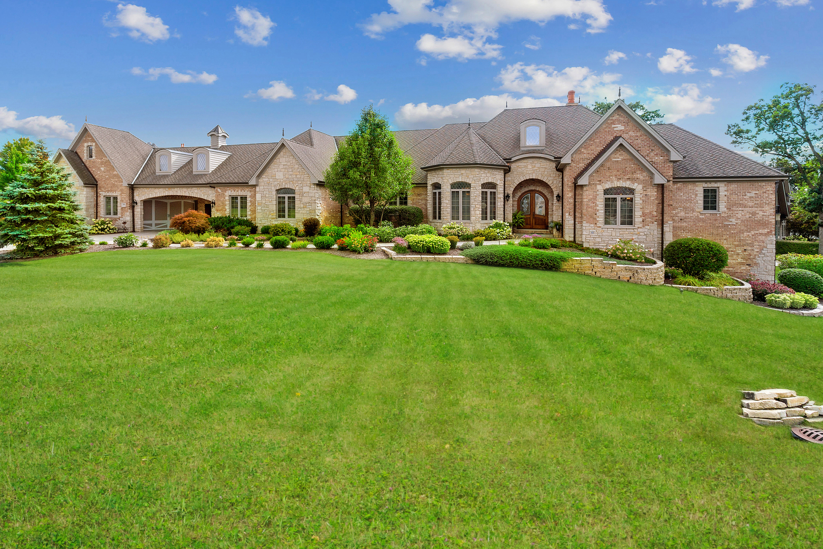208 Forest Edge Drive