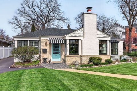 Photo of 284 Chesterfield Avenue, Glen Ellyn, IL 60137 (MLS # 12623895)