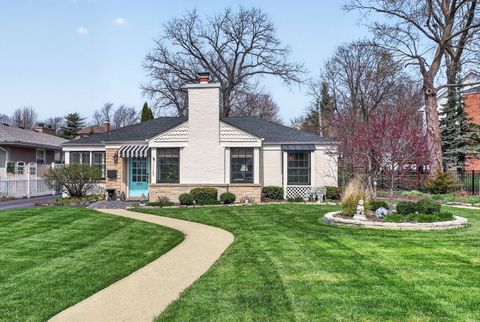 Tiny photo for 284 Chesterfield Avenue, Glen Ellyn, IL 60137 (MLS # 12623895)