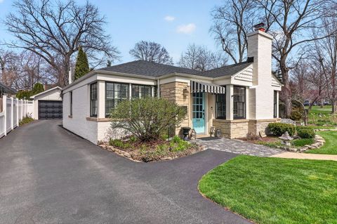 Tiny photo for 284 Chesterfield Avenue, Glen Ellyn, IL 60137 (MLS # 12623895)