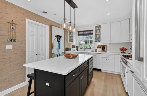 Tiny photo for 284 Chesterfield Avenue, Glen Ellyn, IL 60137 (MLS # 12623895)