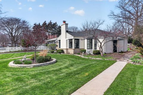 Tiny photo for 284 Chesterfield Avenue, Glen Ellyn, IL 60137 (MLS # 12623895)