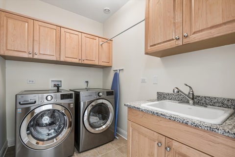 Tiny photo for 515 S Sunnyside Avenue, Elmhurst, IL 60126 (MLS # 12696364)