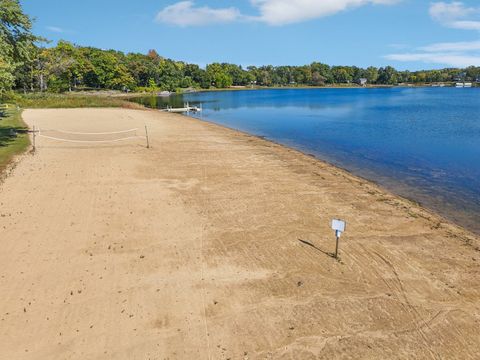 Tiny photo for 533 Blue Springs Drive, Fox Lake, IL 60020 (MLS # 12507323)