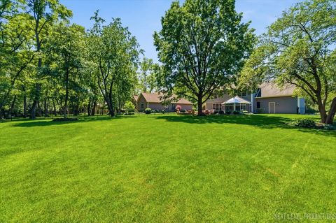 Tiny photo for 990 Pinecrest Drive, Sugar Grove, IL 60554 (MLS # 12666910)