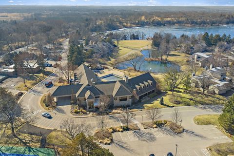 Tiny photo for 709 Woodbridge Court #709, Lake Barrington, IL 60010 (MLS # 12579970)