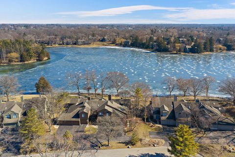 Tiny photo for 709 Woodbridge Court #709, Lake Barrington, IL 60010 (MLS # 12579970)