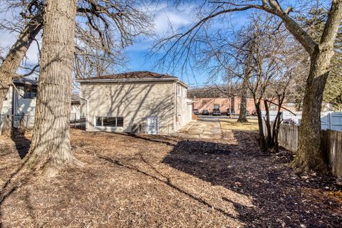 A home in Oak Forest