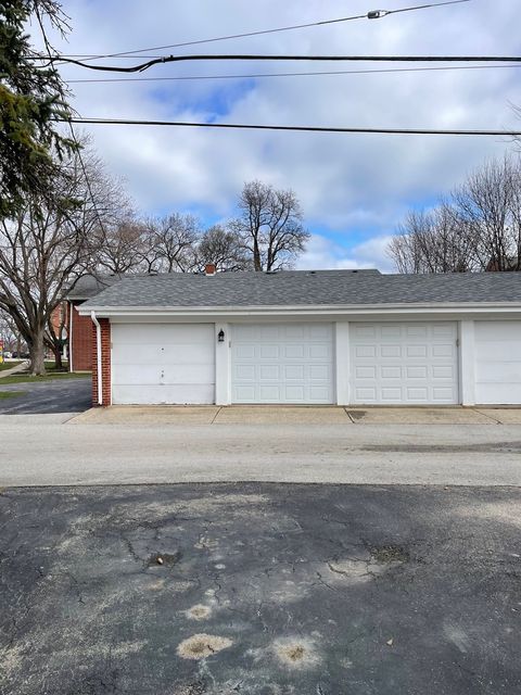 Tiny photo for 1777 Dewes Street #E, Glenview, IL 60025 (MLS # 12560595)