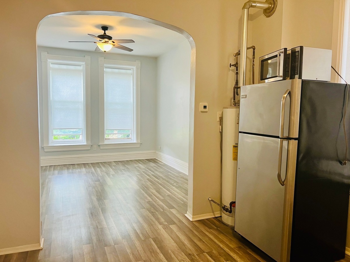 920 N WOLCOTT Avenue 2F