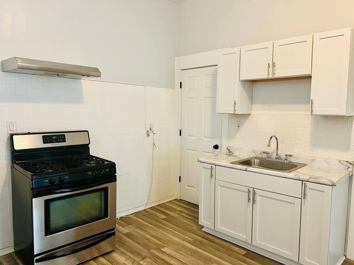 920 N WOLCOTT Avenue 2F