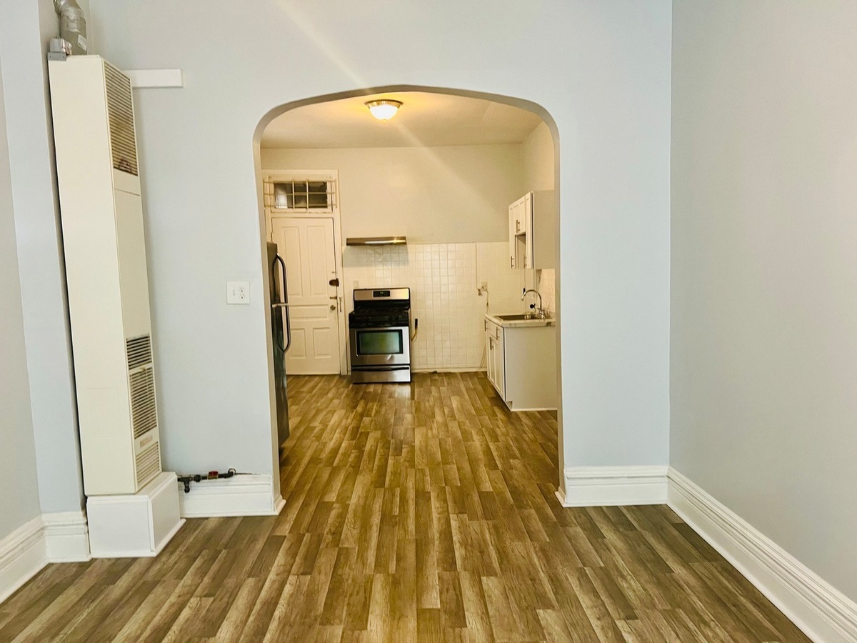 920 N WOLCOTT Avenue 2F