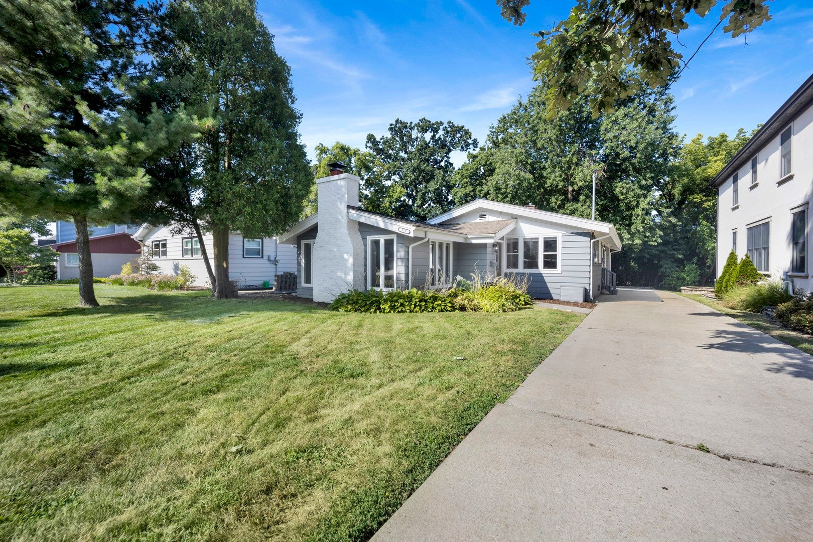 376 N WEST Avenue
