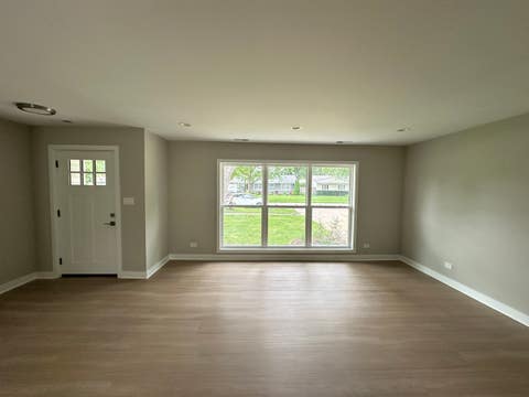 Tiny photo for 38 Evergreen Street, Elk Grove Village, IL 60007 (MLS # 12732775)