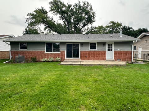 Tiny photo for 38 Evergreen Street, Elk Grove Village, IL 60007 (MLS # 12732775)