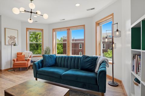 Tiny photo for 2720 N Sawyer Avenue #3, Chicago, IL 60647 (MLS # 12634141)