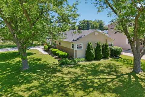 Tiny photo for 16841 Willow Lane Drive, Tinley Park, IL 60477 (MLS # 12687327)