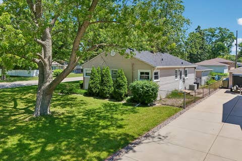 Tiny photo for 16841 Willow Lane Drive, Tinley Park, IL 60477 (MLS # 12687327)