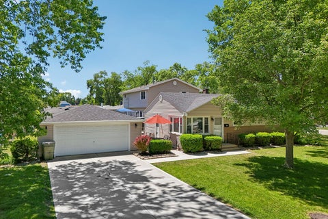 Tiny photo for 16841 Willow Lane Drive, Tinley Park, IL 60477 (MLS # 12687327)
