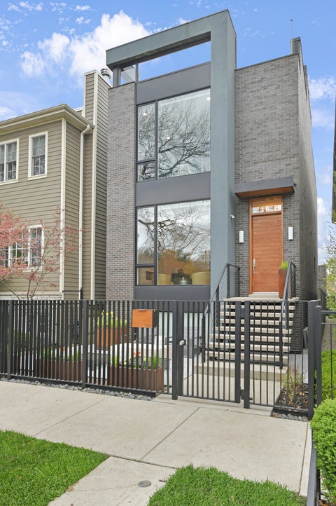 Photo of 3012 N Hoyne Avenue, Chicago, IL 60618 (MLS # 12673943)