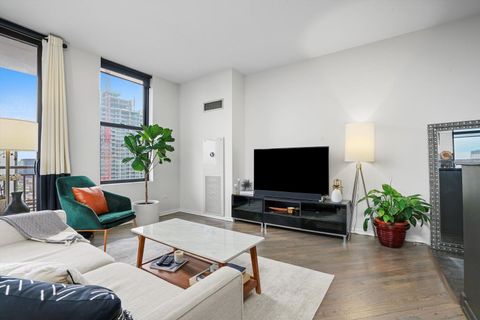 Tiny photo for 330 N Jefferson Street #1805, Chicago, IL 60661 (MLS # 12620407)