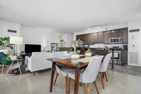 Tiny photo for 330 N Jefferson Street #1805, Chicago, IL 60661 (MLS # 12620407)