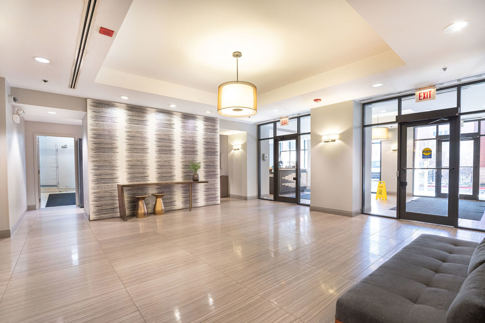 330 N Jefferson Street 1805