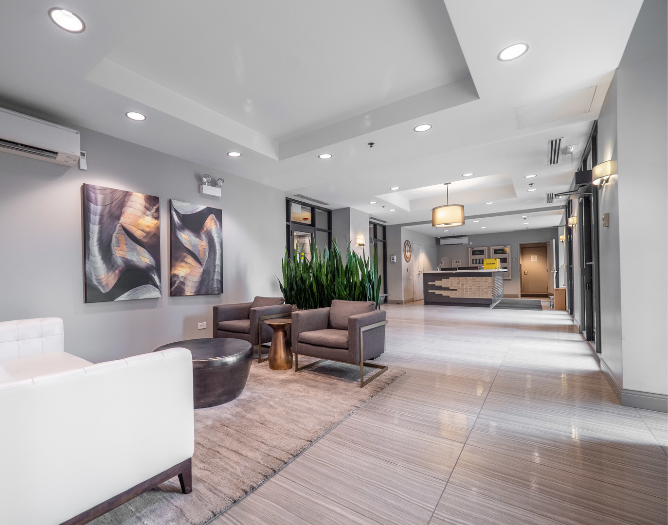 330 N Jefferson Street 1805