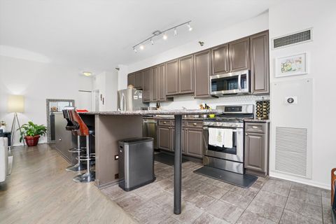 Tiny photo for 330 N Jefferson Street #1805, Chicago, IL 60661 (MLS # 12620407)