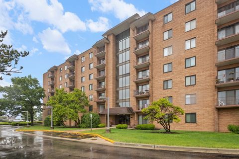 1717 W CRYSTAL Lane 310 Mount Prospect IL 60056