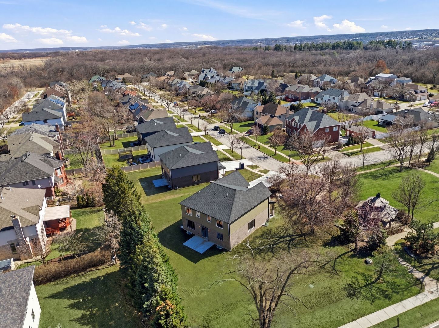 Woodridge, Illinois, 60517, United States, 4 Bedrooms Bedrooms, ,4 BathroomsBathrooms,Residential,Active,2025589