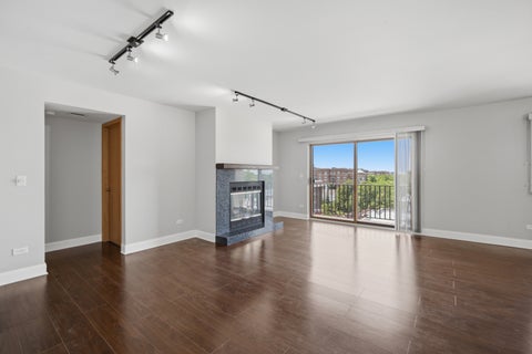 Tiny photo for 700 Graceland Avenue #708, Des Plaines, IL 60016 (MLS # 12708121)