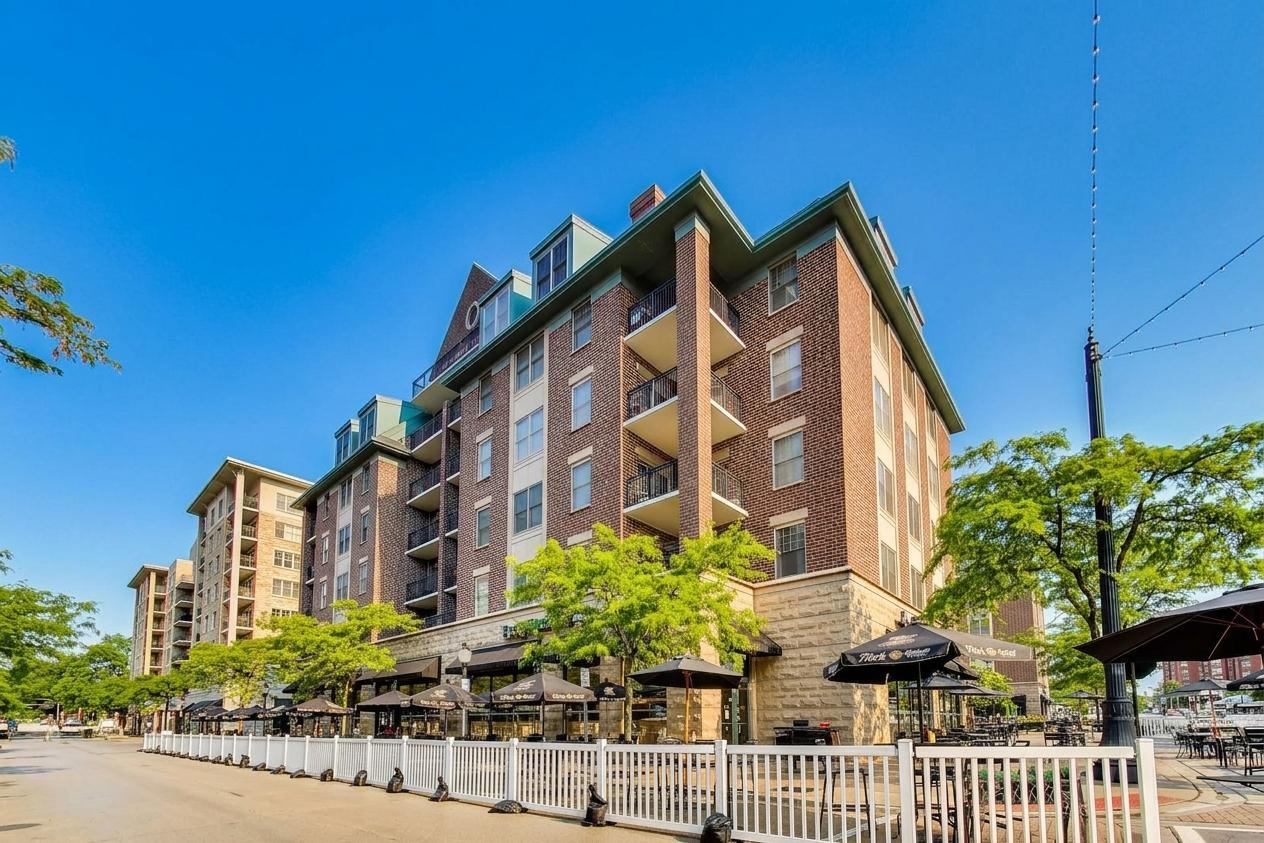 44 N VAIL Avenue 213